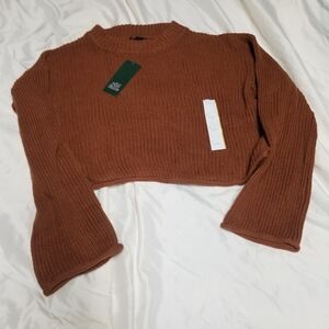 Short length sweater